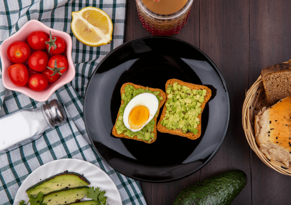 "Healthy high protein breakfast with eggs and whole grains for weight loss."
